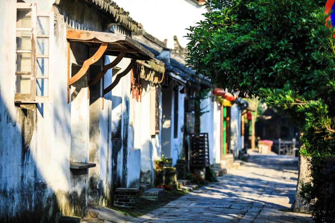 逃出上锁的现代房间3
